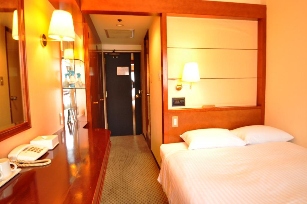 Toko City Hotel Umeda Осака Номер фото