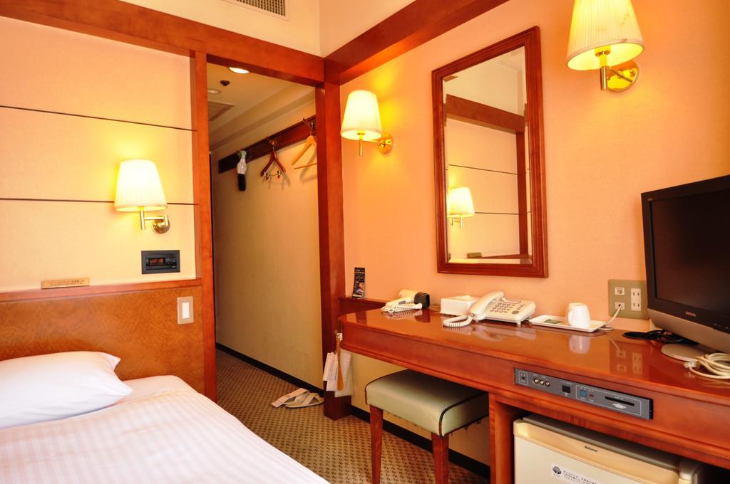 Toko City Hotel Umeda Осака Номер фото